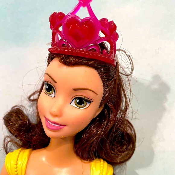 DISNEY BEAUTY AND THE BEAST 2012 COLLECTABLE BEAUTIFUL PRINCESS BELLE DOLL - Picture 5 of 9